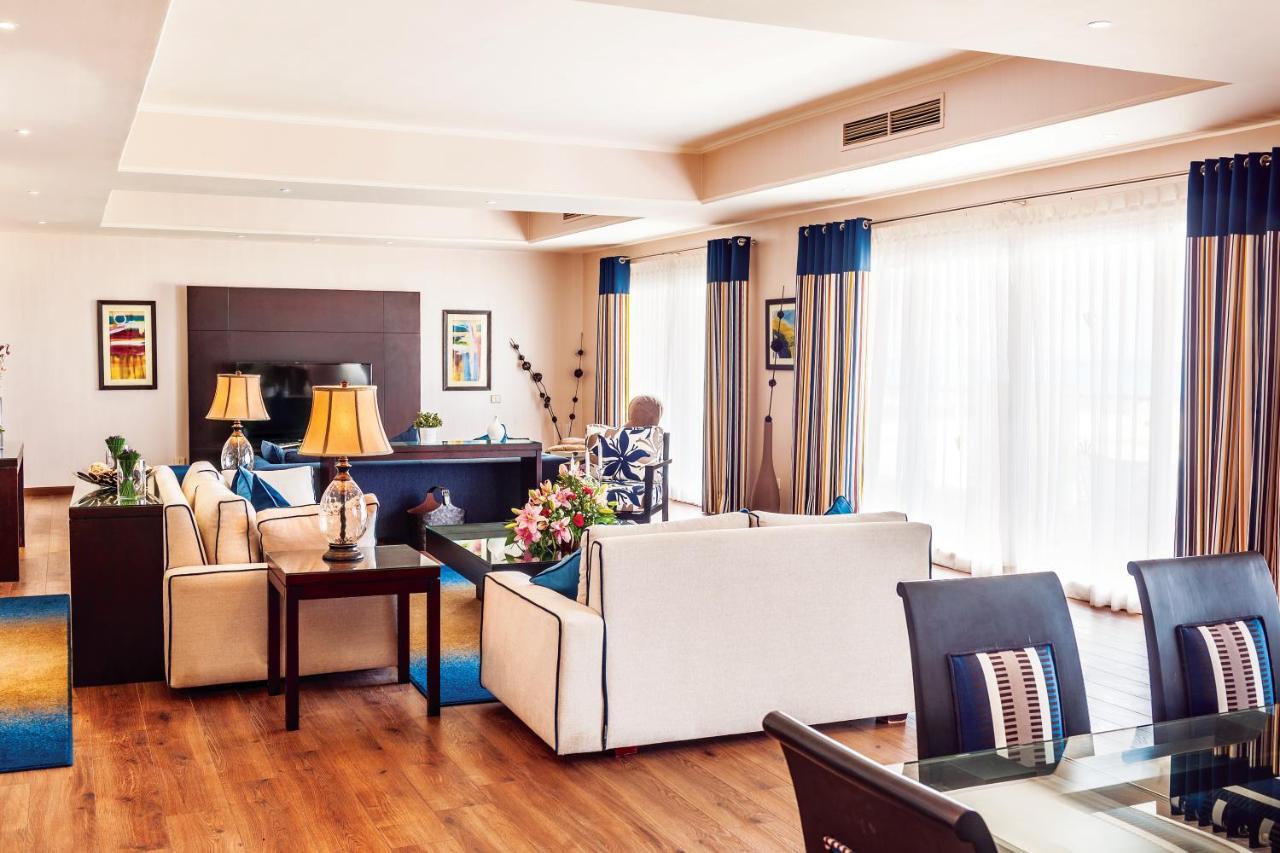 Rixos Alamein - Full Board Plus El Alamein Exteriör bild A suite at the hotel