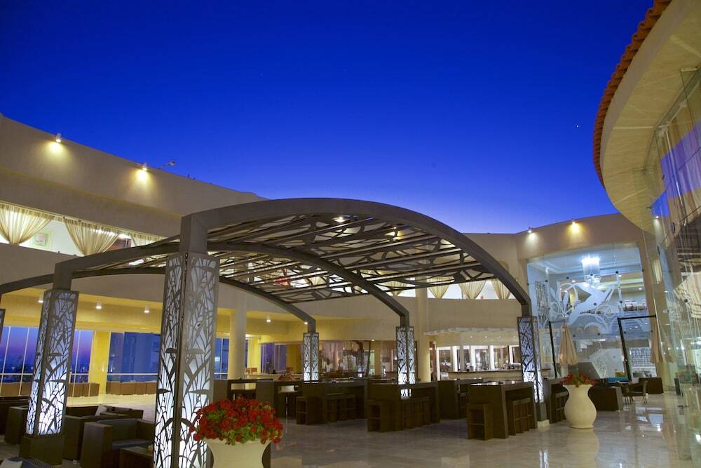Rixos Alamein - Full Board Plus El Alamein Exteriör bild The interior of the hotel
